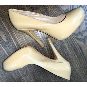 Steve Madden Patent Leather Light Tan Stiletto Heels Traisie Pageant Sz 7.5